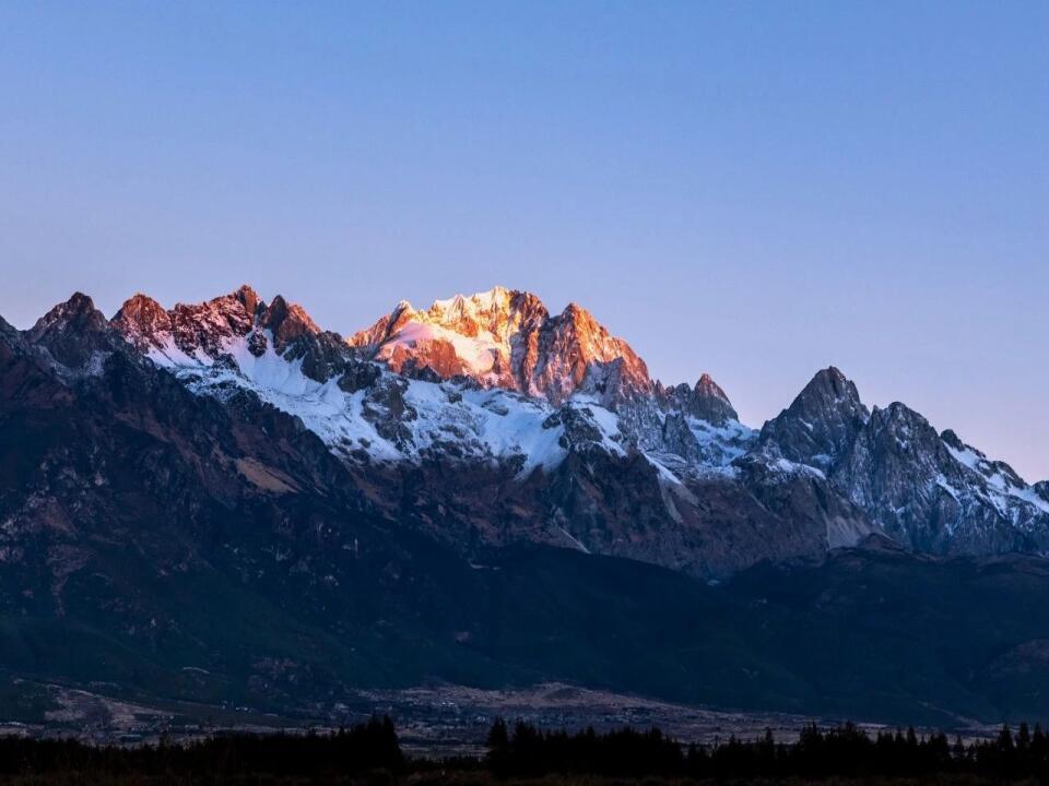 Lijiang Destination Wedding Guide: Value, Culture, & Cost (Why Choose China)